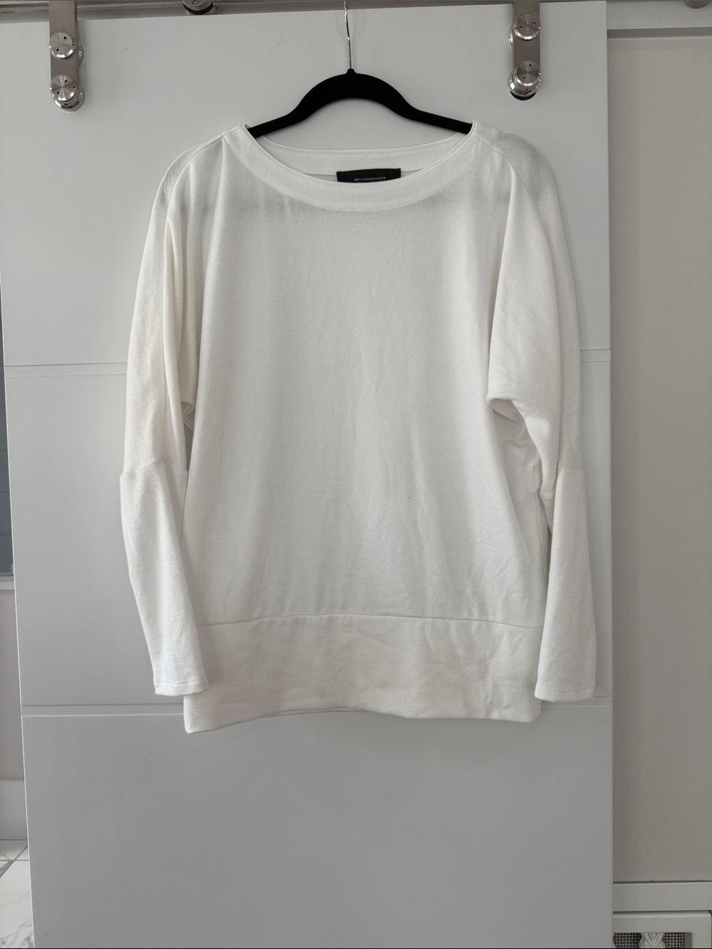 White House Black Market Off-White Crewneck Pullover Sweater